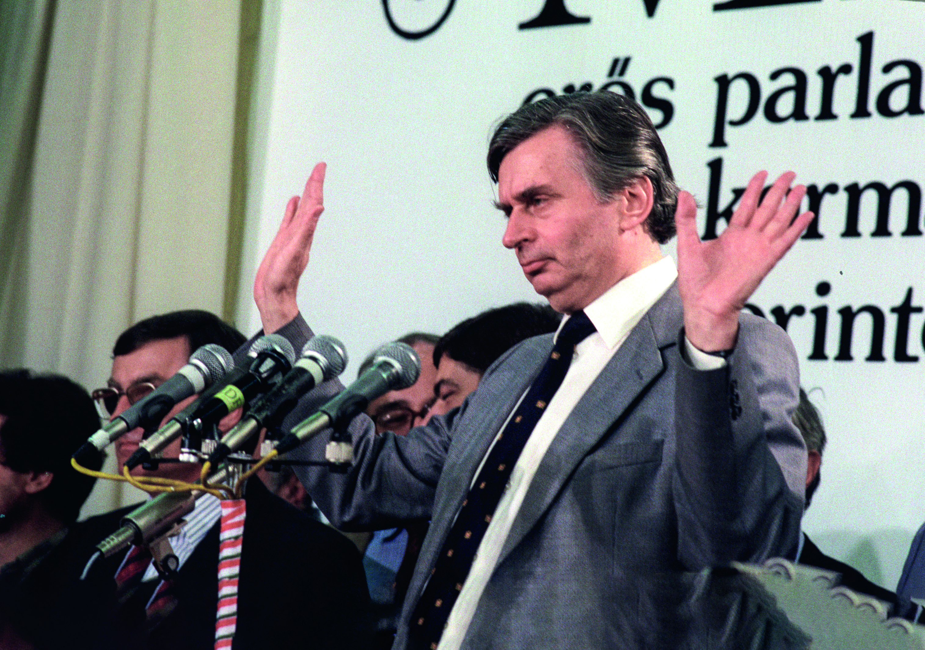 6a9edbac0867bb7749ab62478ff75185